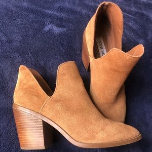 Steve Madden Cognac Booties / Suede